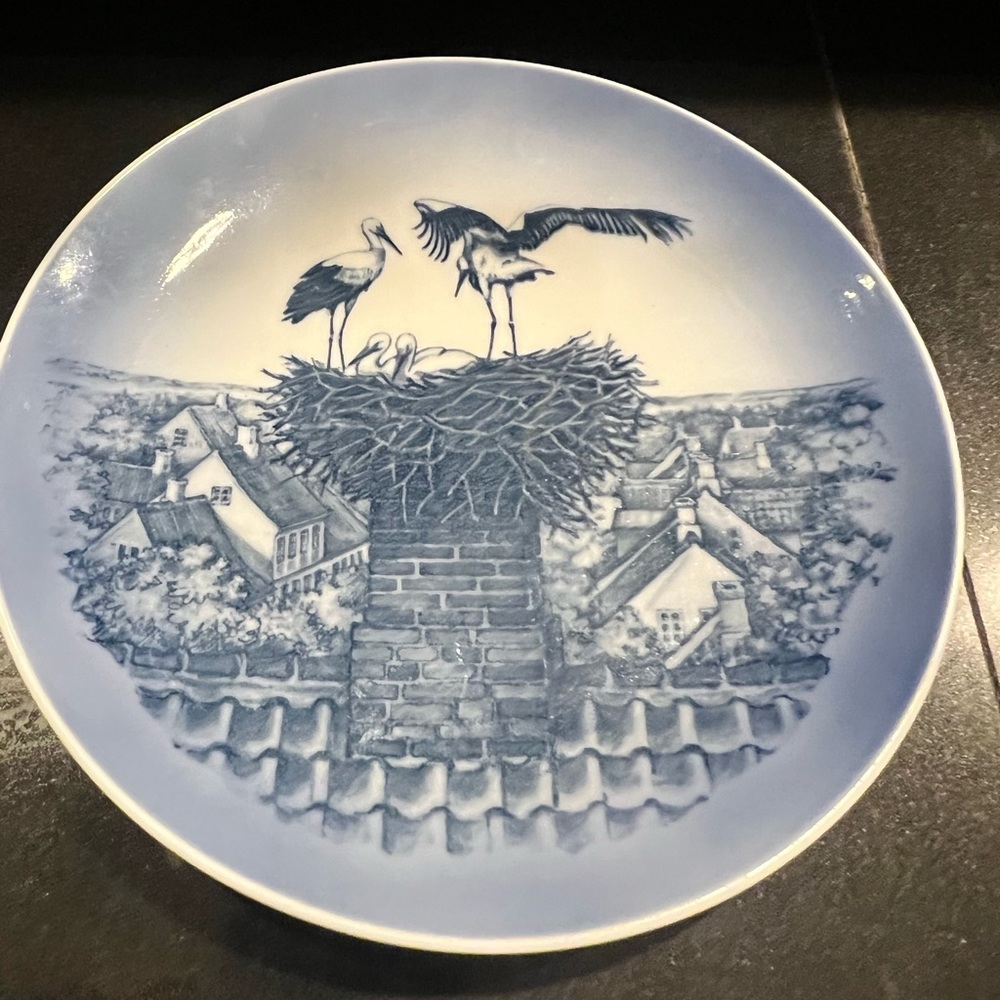 1974 Royal Copenhagen "Storkerede" plate